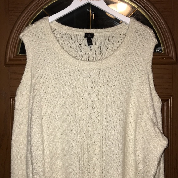 G.I.L.I Cable Knit Cold Shoulder Sweater With Bell Sleeves In Vanilla Cream - Picture 7 of 16